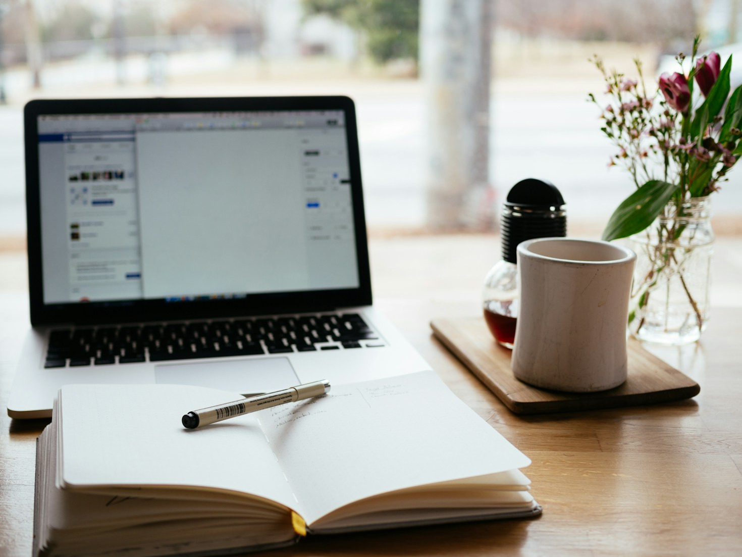 Why Diverse Topics Keep Readers Engaged